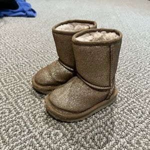 Toddler Gold Glitter UGG Boots, Size 6